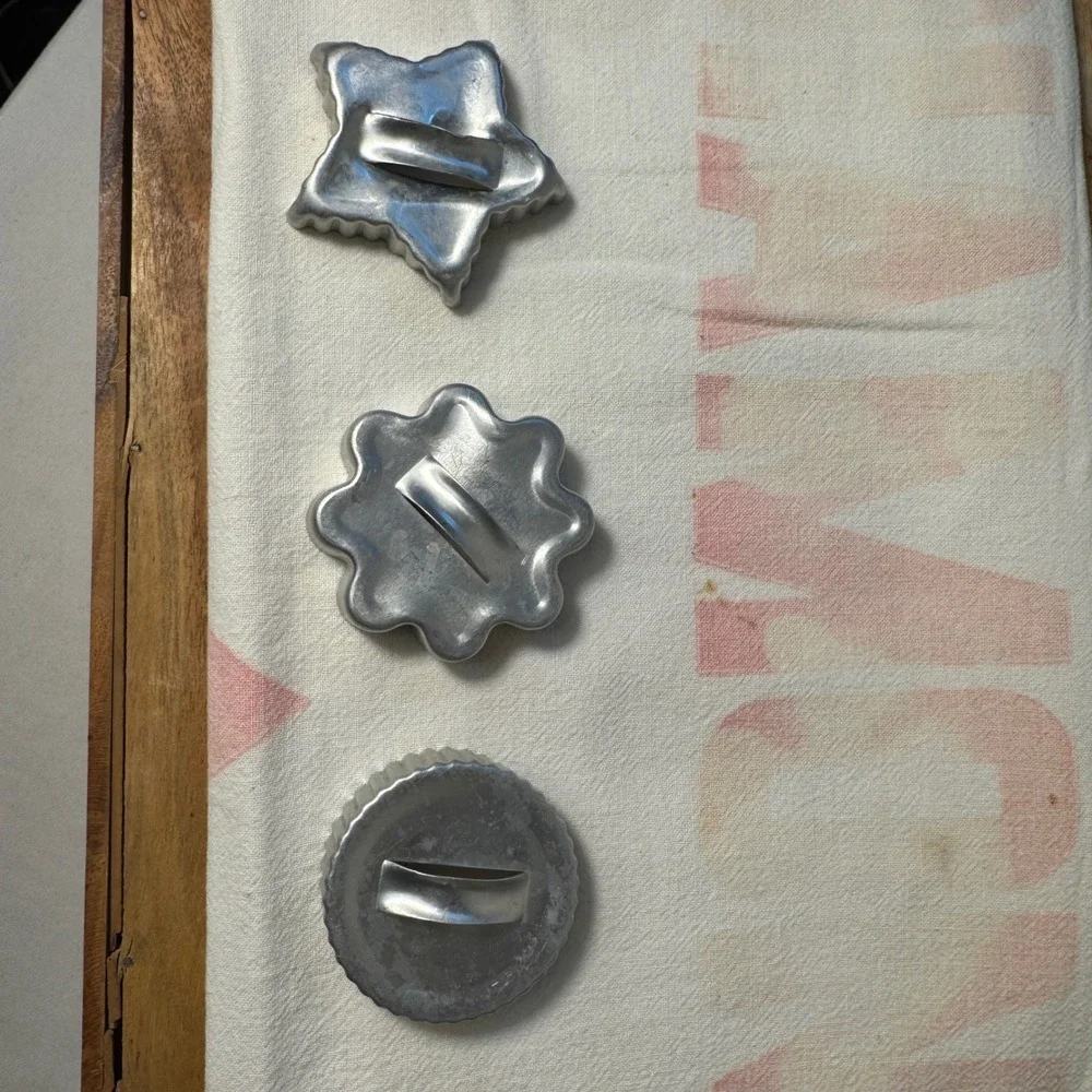 Bromwell Vintage‎ Baking Set Sifter Cookie Cutters Flour Sack Silver Farmhouse